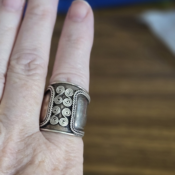 925 Silver Ring - Picture 1 of 6